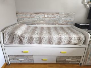 Cama nido blanca con vetas