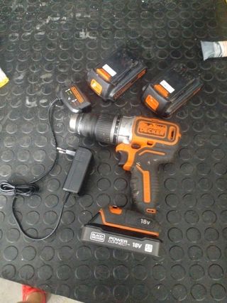 Taladro Black&Decker 18V con 3 Baterías