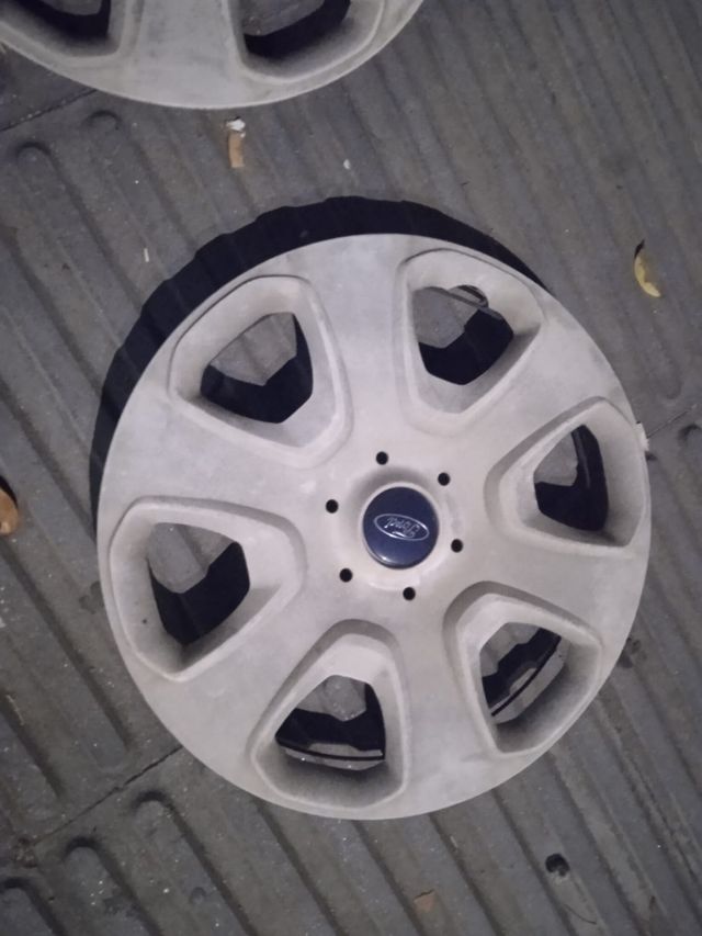 Tapacubos Ford Ka (2 unidades)