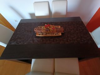 Mesa extensible y 6 sillas comedor