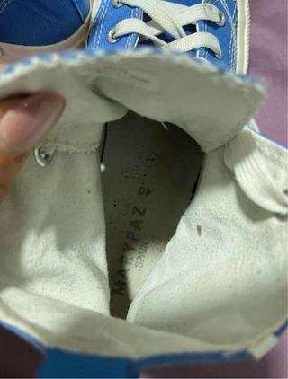 Zapatillas Converse azules y blancas