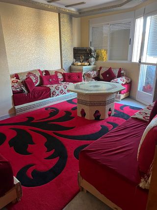 Sofá Marroquí Rojo y Dorado con todo con