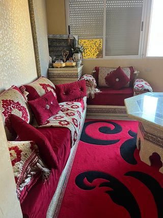 Sofá Marroquí Rojo y Dorado con todo con