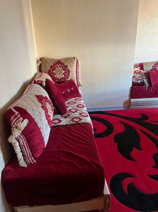 Sofá Marroquí Rojo y Dorado con todo con