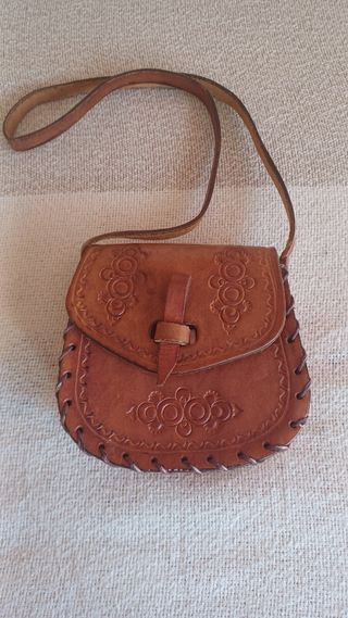 Bolso de cuero hecho a mano para niña