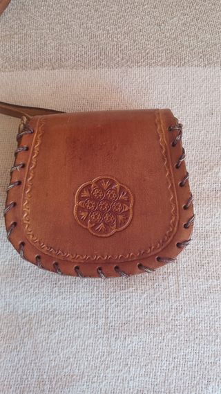 Bolso de cuero hecho a mano para niña