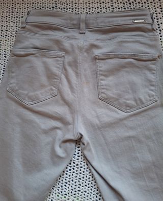 Pantalón Zara gris 