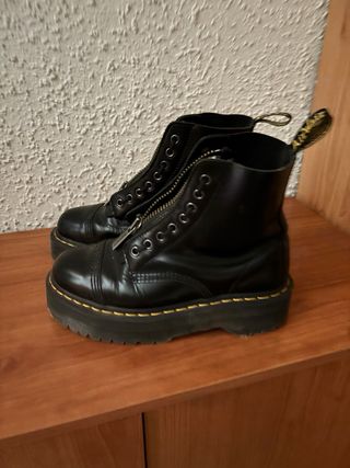 Botas Dr. Martens Negras con Cremallera