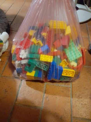 Grande lotto Lego con Treno,personaggi e mattoncin