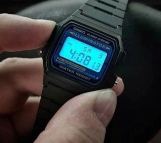 CASIO F-105W ILLUMINATOR/ oferta flash