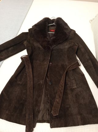 Chaqueta ante marrón chocolate con cuello piel