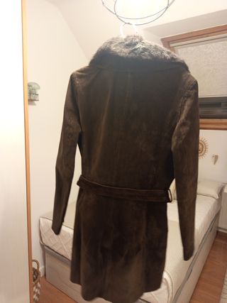 Chaqueta ante marrón chocolate con cuello piel