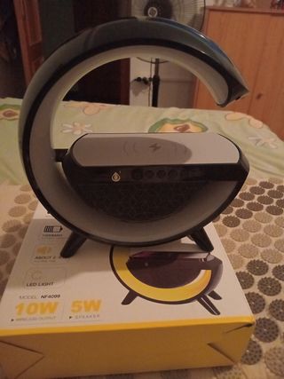 Altavoz LED Bluetooth con Cargador Inalámbrico