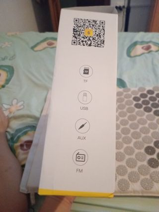 Altavoz LED Bluetooth con Cargador Inalámbrico