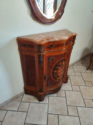 Mobili in legno massello dipinto a mano