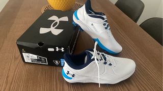 Zapatos de Golf Under Armour Talla 44, a estrenar!