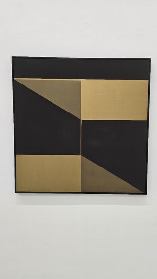 Cuadro moderno negro y dorado