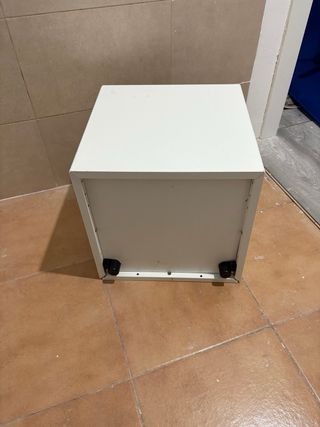 Estantería blanca de madera