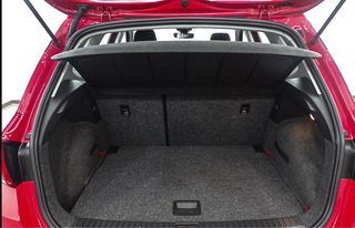 Coche, SEAT ARONA, Rojo 2022