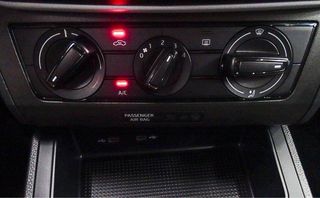 Coche, SEAT ARONA, Rojo 2022