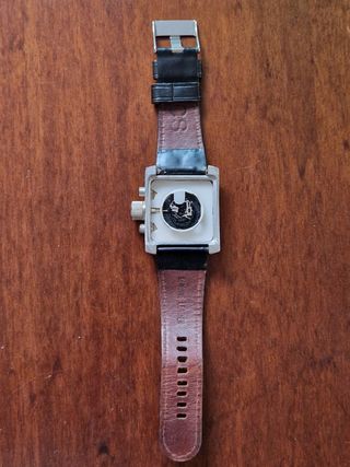 Orologio CS Quadrato Grande Argento 
è Alla Frutta