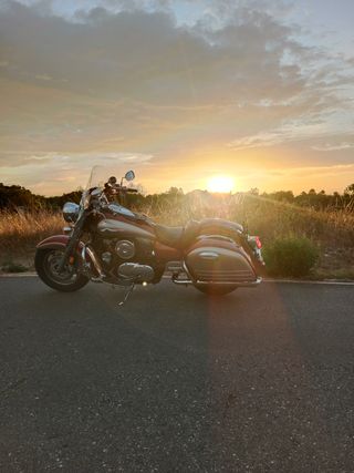 Moto Custom Kawasaki vn 1600 clasic tourer nomad