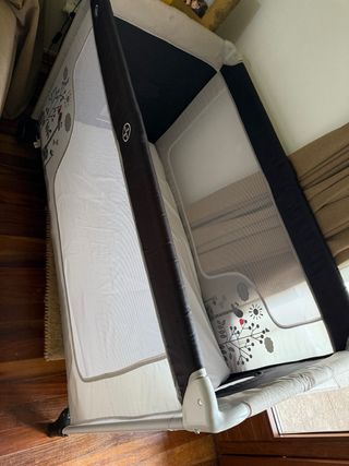 Cuna de viaje portátil