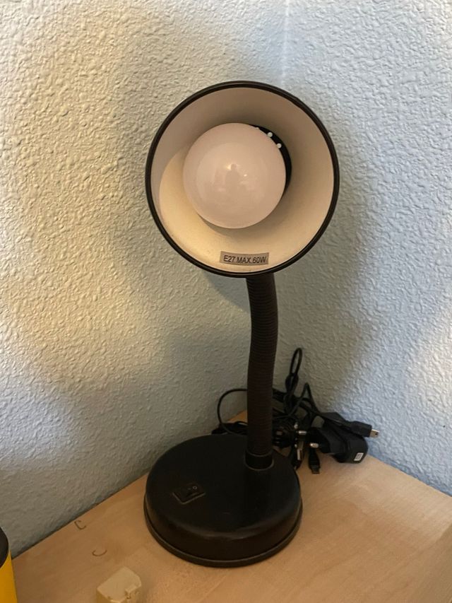 Flexo de escritorio negro