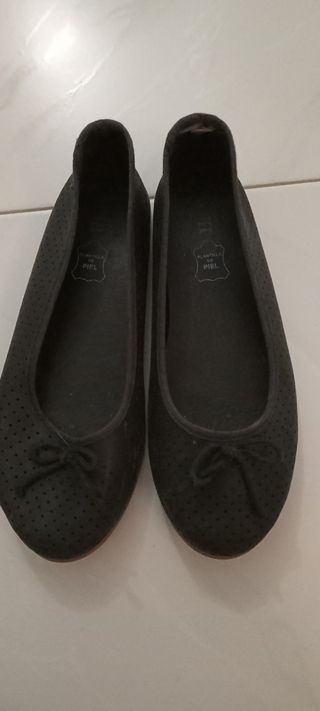 Manoletinas de piel negras