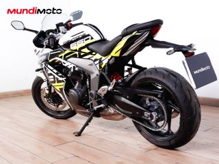 TRIUMPH DAYTONA 660 