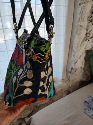 Bolso de mujer bordado