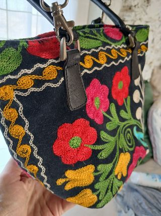Bolso de mujer bordado