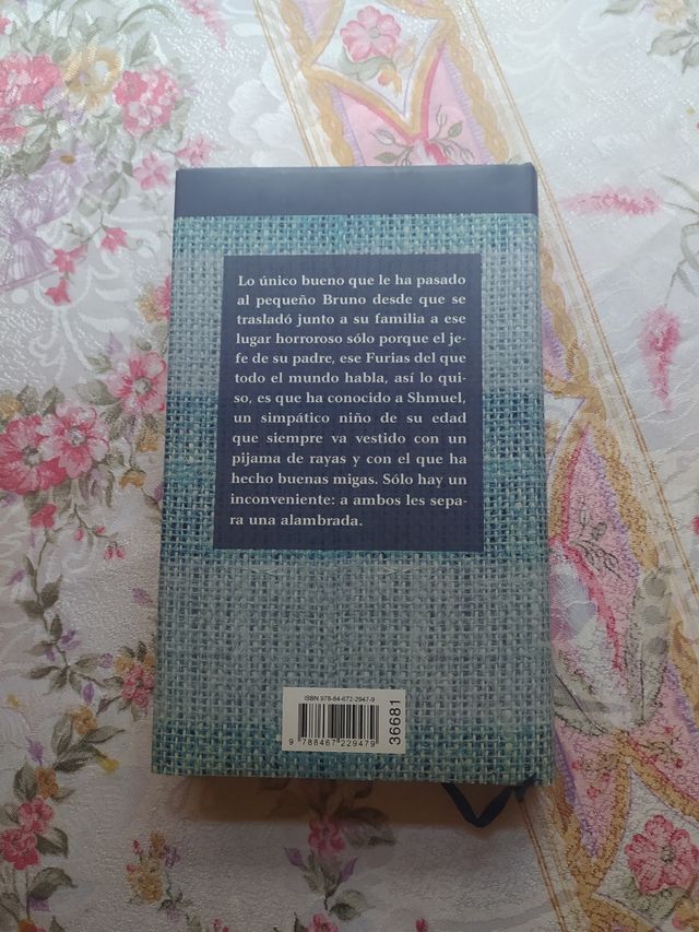 El niño con el pijama de rayas