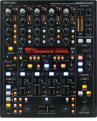 Mesa de mezclas Behringer DDM4000