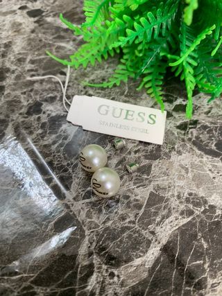 Pendientes Guess Estilo Perla