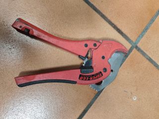 Tijeras cortatubos Super Ego