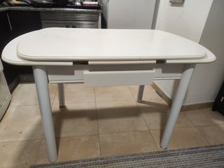 Mesa de cocina blanca extensible