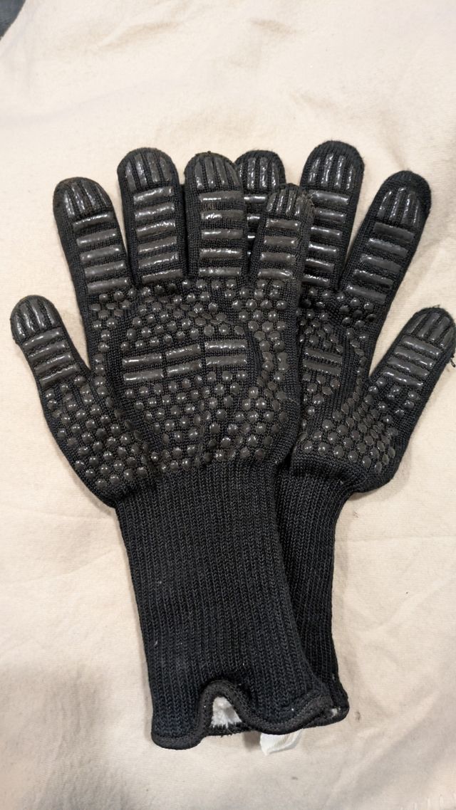 Guantes y Utensilios Barbacoa Negros