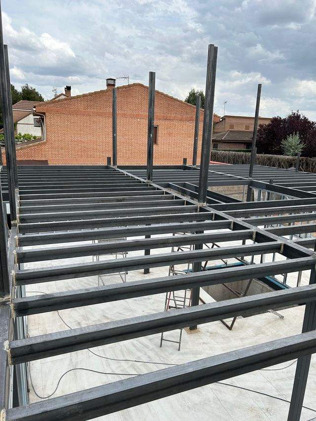 Case in metallo e legno