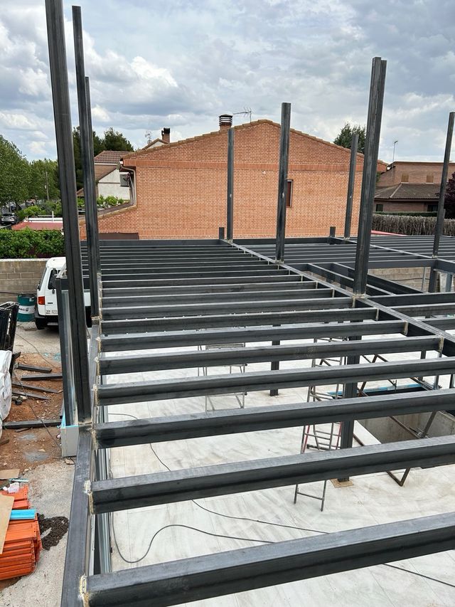 Case in metallo e legno