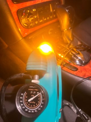 Inflador Portátil 12V con Manómetro