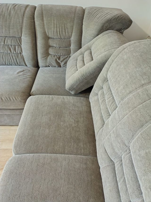 Divano letto grigio con contenitore