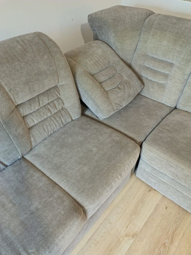 Divano letto grigio con contenitore