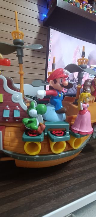 Super Mario Barco com figuras