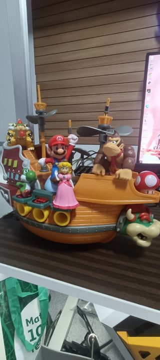 Super Mario Barco com figuras