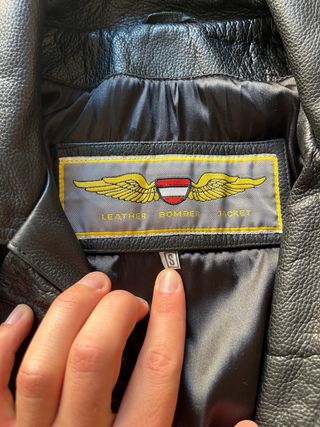 Bomber de piel vintage negra