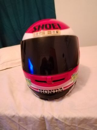 Casco de moto rojo