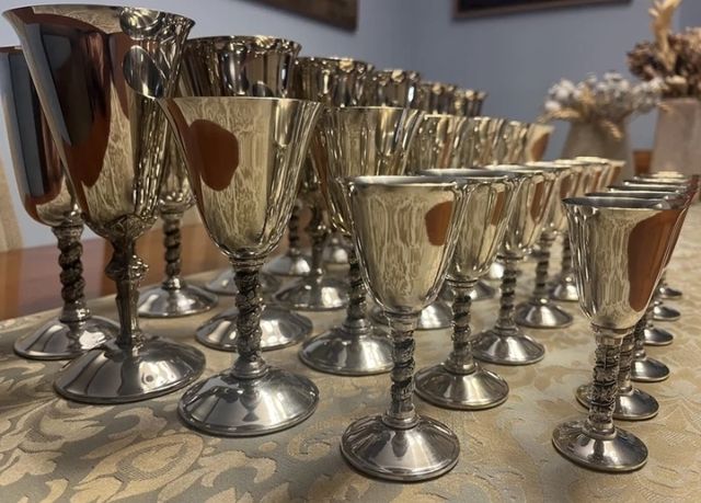 Juego de 30 copas de alpaca bañadas en plata