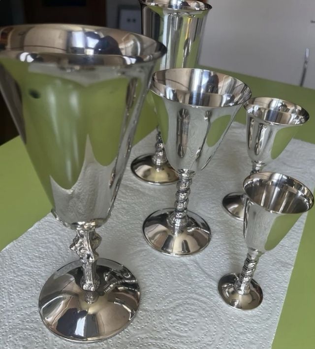 Juego de 30 copas de alpaca bañadas en plata