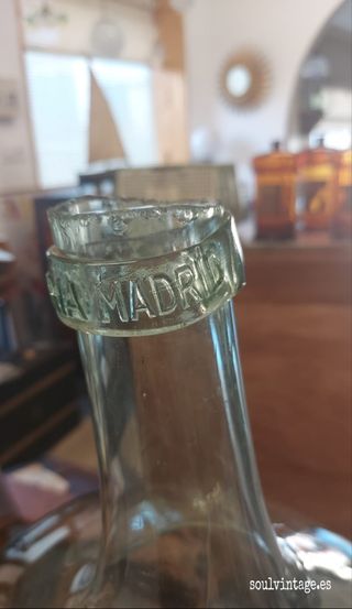 Antigua damajuana La Victoria